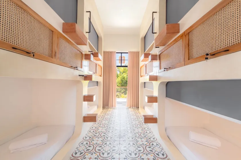 Mixed Dorm with privacy pods